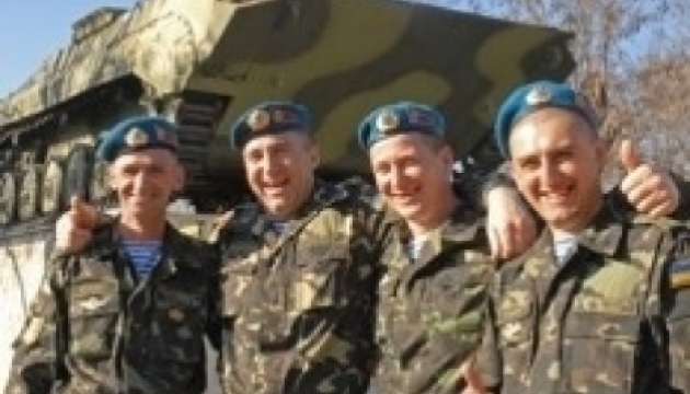 Украина возвращает из Косово еще 100 миротворцев Украина возвращает из Косово еще 100 миротворцев