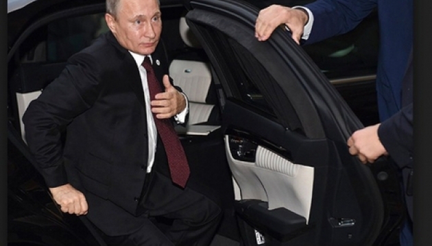 Путин досрочно уехал с саммита G20 - "чтобы поспать" Путин досрочно уехал с саммита G20 - "чтобы поспать"