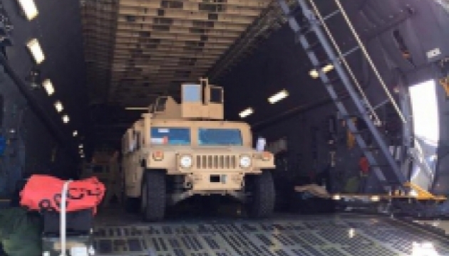 Американские Humvee поедут в зону АТО через две недели Американские Humvee поедут в зону АТО через две недели