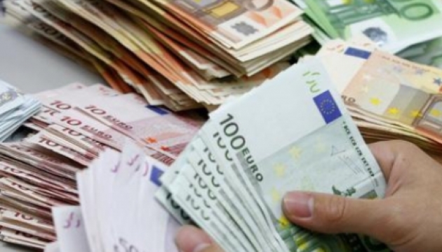 ЕС выделяет первый транш в €600 миллионов ЕС выделяет первый транш в €600 миллионов