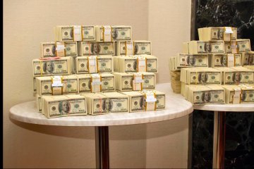 На міжбанку долар здорожчав на копійку - до 26,18 гривні