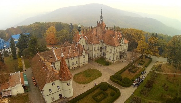 Порада туристу: 10-ка одних з найкрасивіших замків у світі