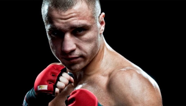 Українець Бурсак боксуватиме з чемпіоном світу у Лондоні