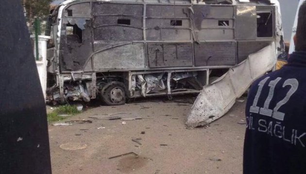 У Туреччині знову вибухнуло заміноване авто – шестеро загиблих, 23 поранених У Туреччині знову вибухнуло заміноване авто – шестеро загиблих, 23 поранених