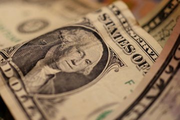 В Нацбанке говорят, что курс доллара по 30 - сугубо “технический”