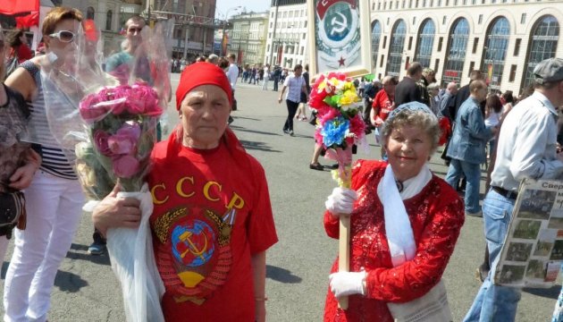 Эти бесконечные праздники Эти бесконечные праздники
