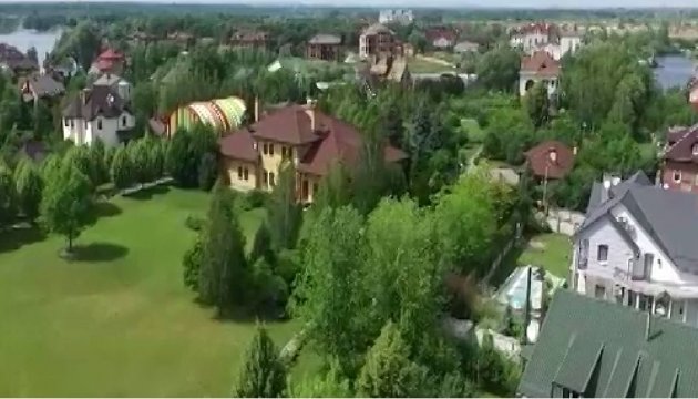 Надо быть полным лейтенантом Коломбо... Надо быть полным лейтенантом Коломбо...