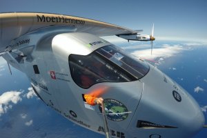 El Solar Impulse 2 vuela a El Cairo