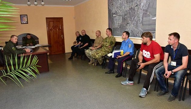 Активисты Торецка просят привлечь мэра к уголовной ответственности Активисты Торецка просят привлечь мэра к уголовной ответственности