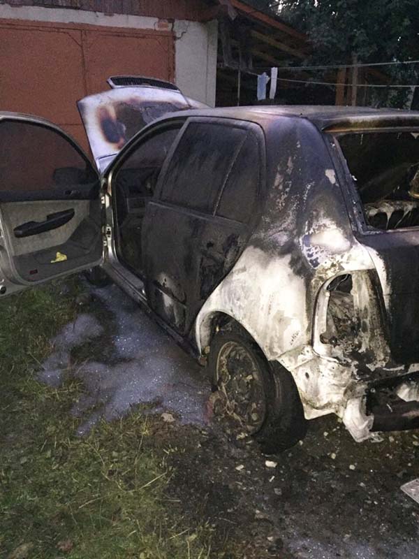 На Львівщині спалили авто секретаря міськради (фото) фото