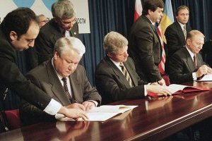 Незалежність: 25 років за 25 днів. Втеча Звягільського, генерал на чолі уряду, "Беркут" біля Софії
