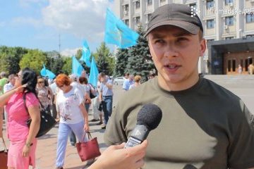Экс-лидер одесского "Правого сектора" заявляет, что на его авто прицепили "жучки"