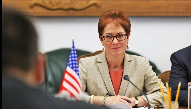 Американський посол назвала умови для виборів на Донбасі