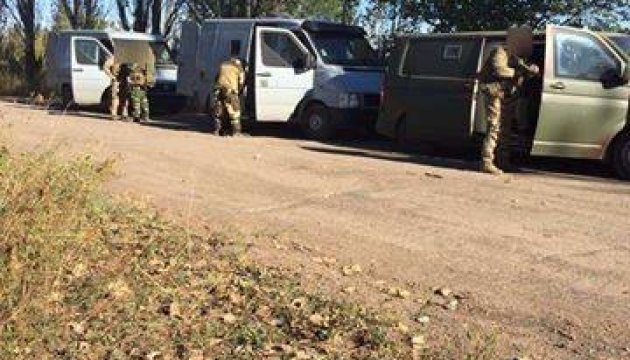 В 3-тысячное Новолуганское каждый месяц "поставляли" 4 тыс.тонн продуктов
В 3-тысячное Новолуганское каждый месяц "поставляли" 4 тыс.тонн продуктов