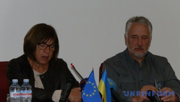 В прифронтовую Донетчину доехали лишь 3 евродепутата, другие побоялись - Жебривский
В прифронтовую Донетчину доехали лишь 3 евродепутата, другие побоялись - Жебривский