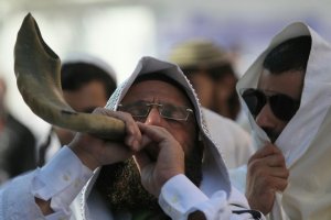 Los judíos jasídicos celebran el nuevo año 5777 en Uman