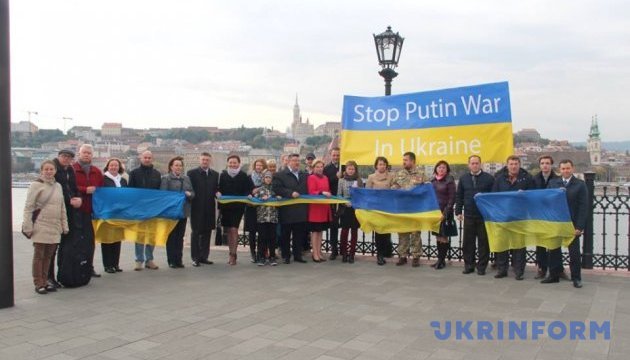 Українці Угорщини долучилися до акції Stop Putin’s War in Ukraine