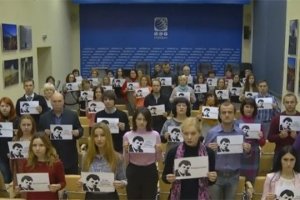 Flashmob en silencio en Ukrinform: “¡Libertad a Súshchenko!"
