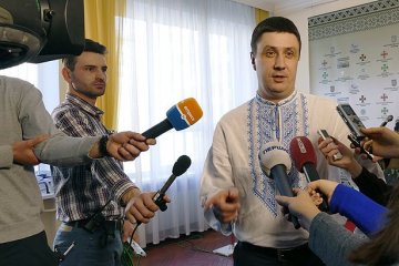 Кириленко поддерживает введение санкций против 12 издательств РФ
