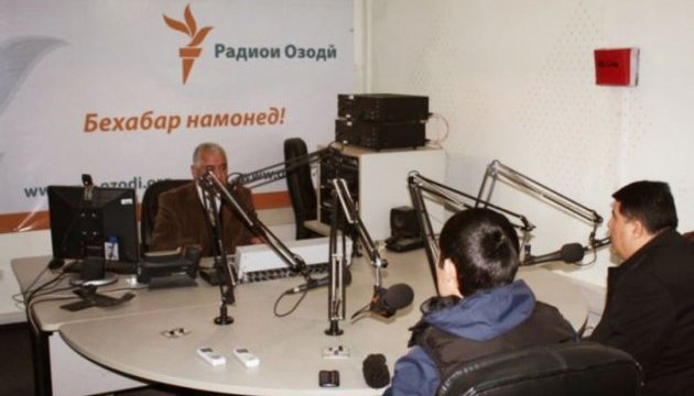 МЗС Таджикистану позбавив акредитації журналістів Радіо Свобода МЗС Таджикистану позбавив акредитації журналістів Радіо Свобода