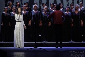 La cantante británica Katie Melua canta Schedryk en ucraniano (Video)