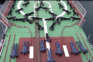 Escudo y ancla: Los marinos militares apoyan #22РushUpChallenge