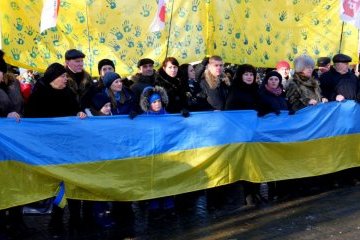 Украинцами чувствуют себя все больше жителей Донетчины