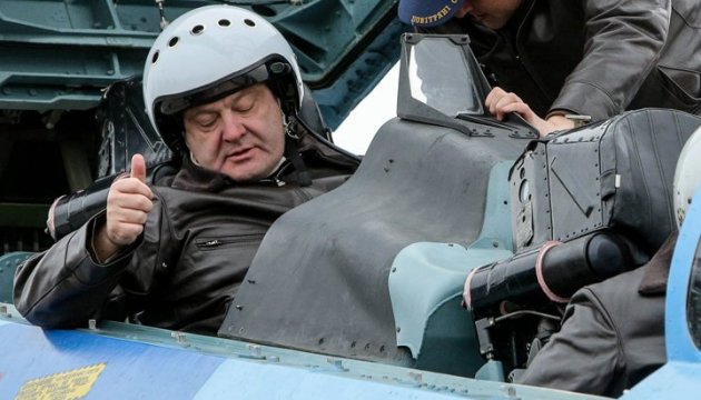 Poroshenko ha introducido otra zona aérea en el de Donbás Poroshenko ha introducido otra zona aérea en el de Donbás