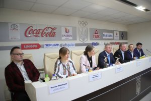 El Comité Olímpico galardona a los mejores deportistas y entrenadores de Ucrania de los meses de invierno. Fotos