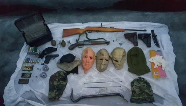 Банда выходцев с Кавказа два года грабила частные дома украинцев Банда выходцев с Кавказа два года грабила частные дома украинцев