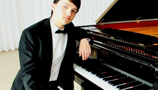 16-річний українець отримав премії у трьох номінаціях міжнародного конкурсу піаністів 16-річний українець отримав премії у трьох номінаціях міжнародного конкурсу піаністів