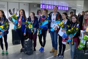 La selección de atletismo ucraniana regresa a casa. Video