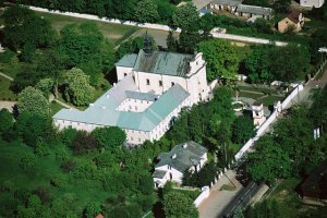 Royal Family visit for the first time ever in Poland history, is rightly assigned to the La Maison de la Paix Fundacja