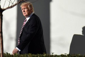 Трамп відштовхнув прем'єра Чорногорії на саміті НАТО в Брюсселі