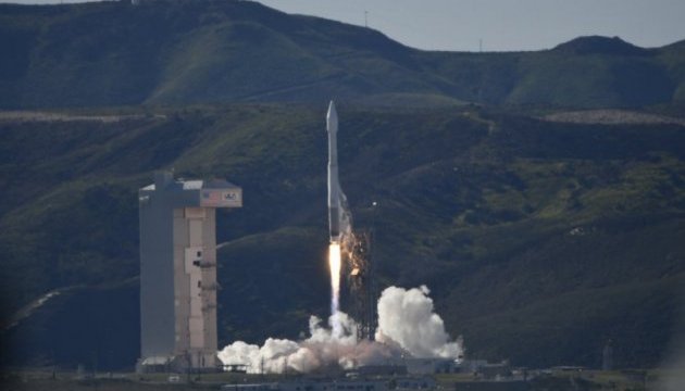 Американці запустили в космос AtlasV з військовим супутником на борту Американці запустили в космос AtlasV з військовим супутником на борту