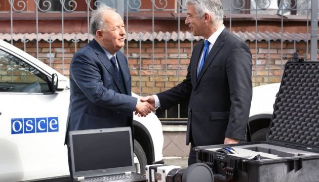 Німеччина передала місії ОБСЄ в Україні три камери спостереження Німеччина передала місії ОБСЄ в Україні три камери спостереження