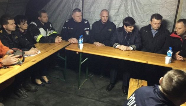 Обвал будинку в Польщі: кількість жертв збільшилася, на місце прибула глава уряду Обвал будинку в Польщі: кількість жертв збільшилася, на місце прибула глава уряду