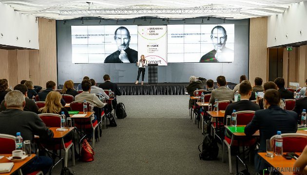 CRM OneBox получила статус официального партнера Ukrainian CRM Forum