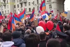 Вірмени і азербайджанці побилися на ході «Безсмертного полку» в Москві