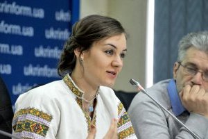 Леся Воронюк, поетеса, ініціатор Дня вишиванки