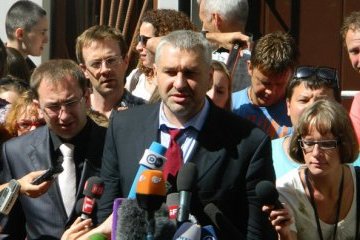 Фейгин рассказал, когда согласует дату встречи Сущенко с семьей