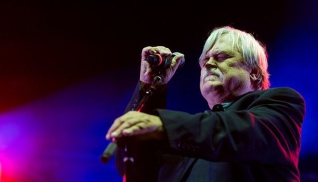 Гітарист Брюс Хемптон помер на концерті в честь свого 70-річчя