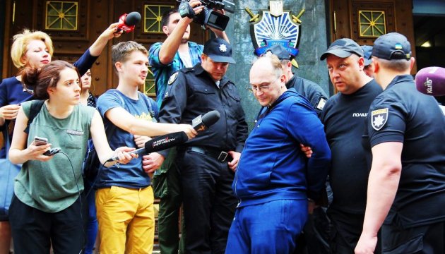 Это не только борьба с политическими привидениями из прошлого Это не только борьба с политическими привидениями из прошлого