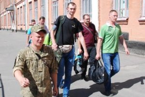Офіцери і джентльмени: випускники військових кафедр стали в стрій