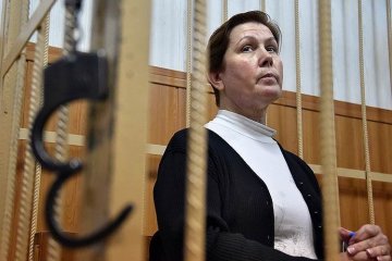 Адвокаты Шариной говорят, что третий месяц не дает протокол заседания