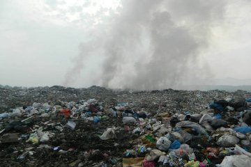 Під Лубнами горить сміттєзвалище