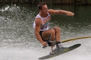 Спіймати хвилю: в Україні почався чемпіонат світу з воднолижного спорту