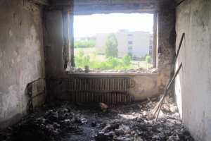 Un obus a déclenché un incendie dans un immeuble à Krasnigorivka (photos)