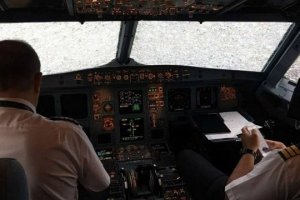 Des pilotes ukrainiens ont réussi à faire atterrir un avion endommagé par la grêle