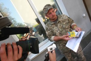 Пішки до Києва: мер Конотопа доніс Порошенку "просякнуте кров’ю і потом" подання
